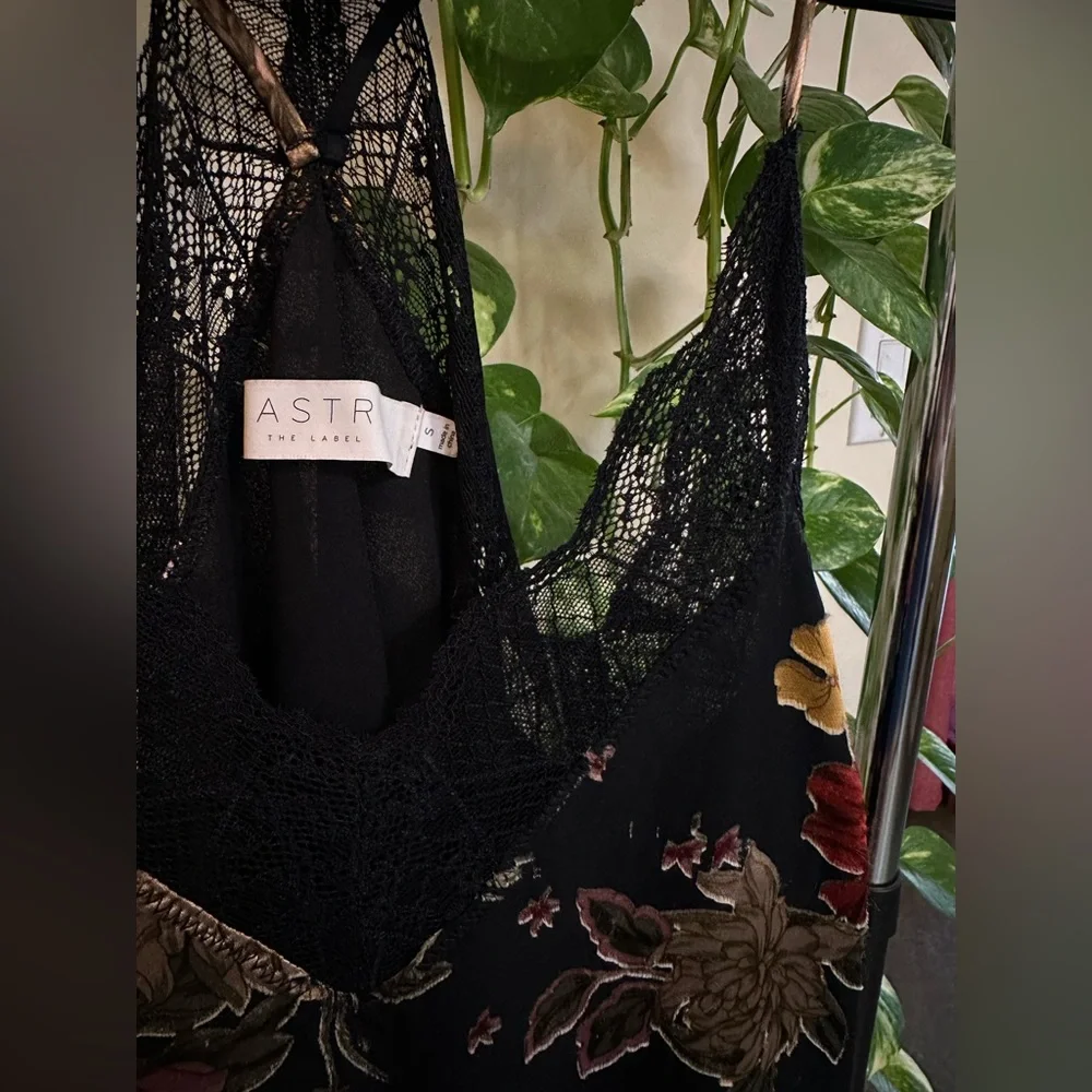 ASTR the Label lace cami top - Picture 4 of 4